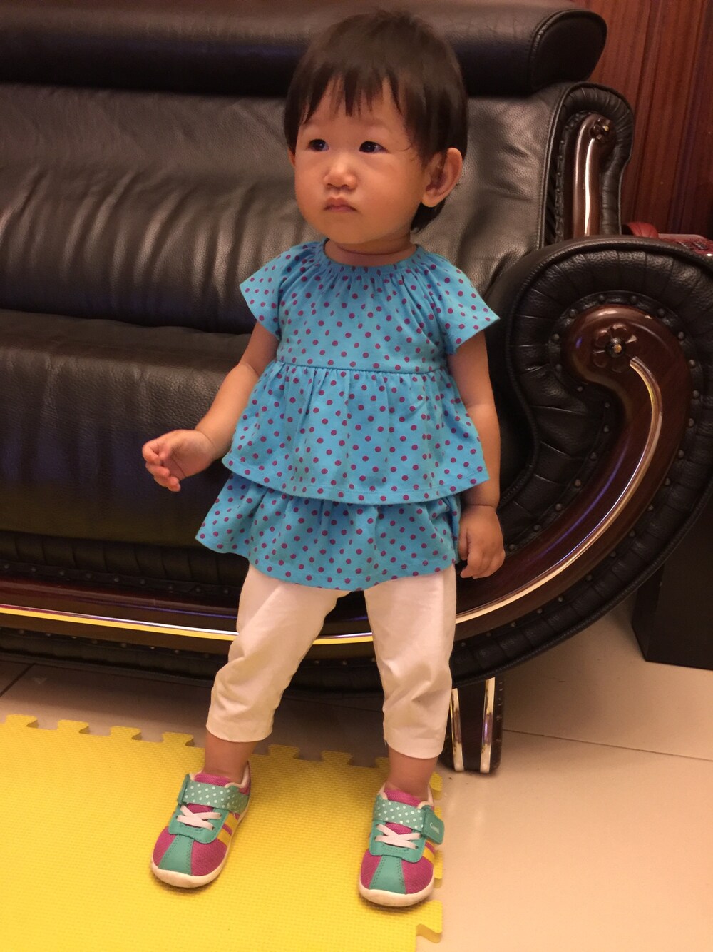「combiのアイテム（シューズ、その他）」を使った、Ginniさん（キッズ・70cm）の春コーディネートの1枚目の写真