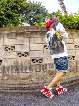 「シュプリーム」｜「アイテム（財布/小物）」を使った、Ariさん（メンズ・170cm）の春コーディネート