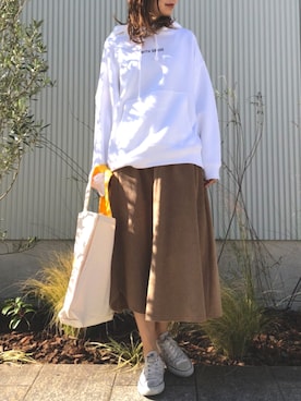 「アイテム（パーカー、ホワイト系）」を使った、minacoro_さん（レディース・166cm）の冬コーディネート