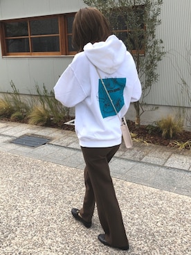 「アイテム（パーカー、ホワイト系）」を使った、minacoro_さん（レディース・166cm）の冬コーディネート