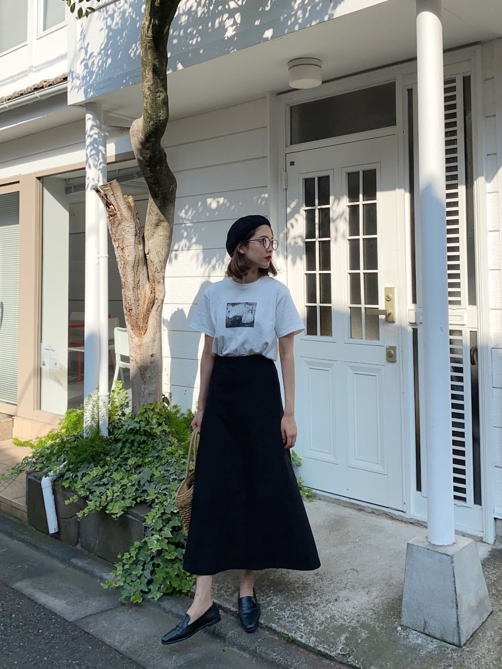 「ティーシャツ、Tシャツ、スカート、ローファー」｜「powanto luneのアイテム（スカート、ブラック系）」を使った、諭吉⛄️さん（レディース・169cm）の夏コーディネートの1枚目の写真