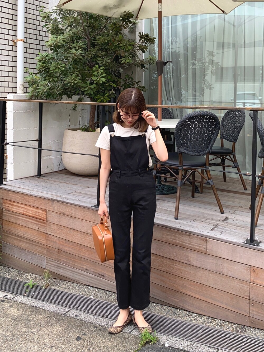 「Tシャツ、オーバーオール、サロペット、黒、パンツスタイル」｜「powanto luneのアイテム（オールインワン・サロペット、ブラック系）」を使った、諭吉⛄️さん（レディース・169cm）の夏コーディネートの1枚目の写真