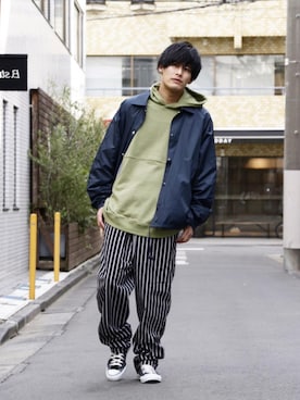 「アイテム（パーカー、グリーン系）」を使った、WEST CLIMBさん（メンズ・177cm）の冬コーディネート