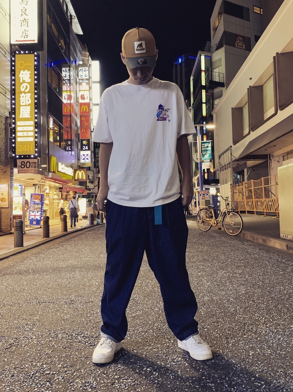 「今日のコーデ、XLARGE、ストリート、ストリートファッション、ナイキ、AIR FORCE 1、summer、オーバーサイズ、ootd、夏のボーダーフェス」｜「XLARGEのS/S TEE DICEROLL（Tシャツ/カットソー、ホワイト系）」を使った、いっちゃんさん（メンズ・176cm）の夏コーディネートの1枚目の写真