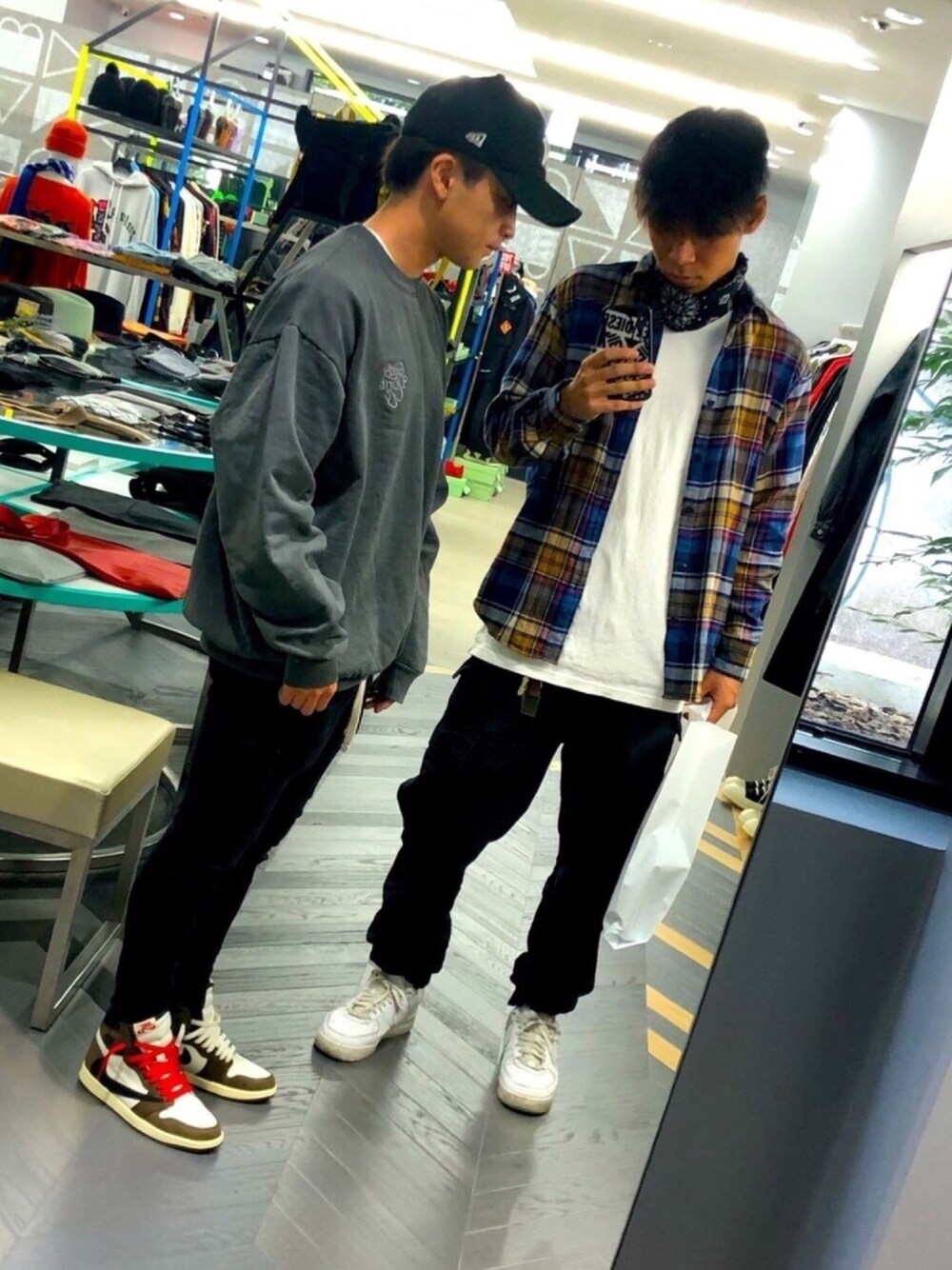 「やっぱりストリートが好き、ストリートコーデ、ストリート、street、XLARGE、NIKE、ユニクロ、ootd、秋、シンプル」｜「UNIQLOのフランネルチェックシャツ（レギュラーカラー・長袖）（シャツ/ブラウス、ブルー系）」を使った、いっちゃんさん（メンズ・177cm）の秋コーディネートの1枚目の写真