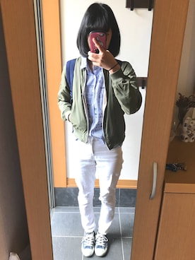 「earth music&ecology（アースミュージックアンドエコロジー）のアイテム（MA-1）」を使った、misaki*さん（レディース・165cm）の春コーディネート