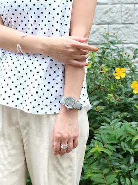 「アイテム（アナログ腕時計、グレー系）」を使った、hitomiさん（レディース・157cm）の夏コーディネート