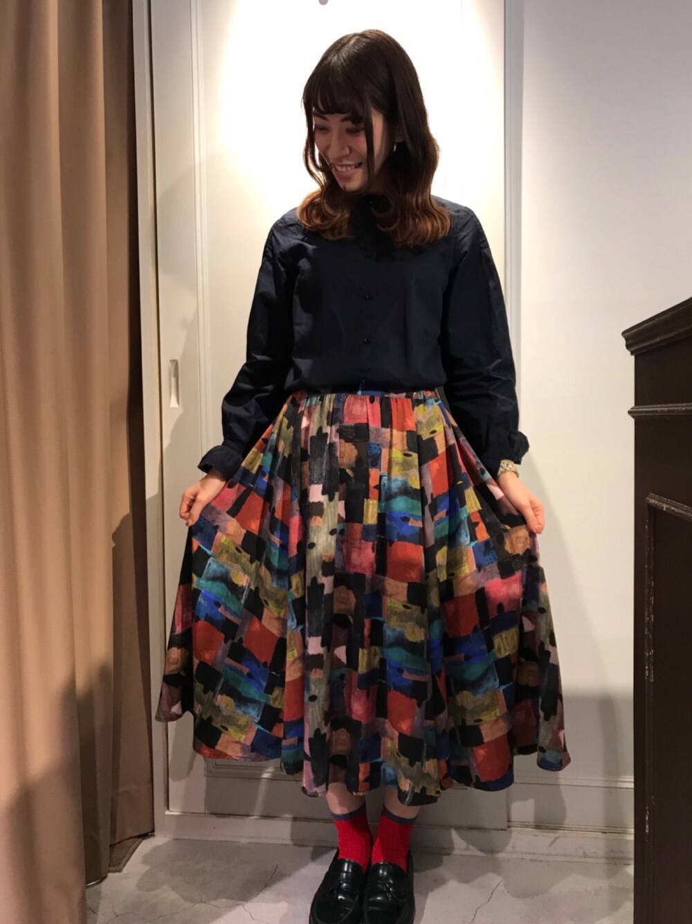 「秋冬、大人カジュアル、冬コーデ、chambre de charme」｜「chambre de charmeのcdc　classic50ブロード　レースシャツ（シャツ/ブラウス、ブルー系）」を使った、Malle chambre de charmeさん（レディース・146cm）の冬コーディネートの1枚目の写真