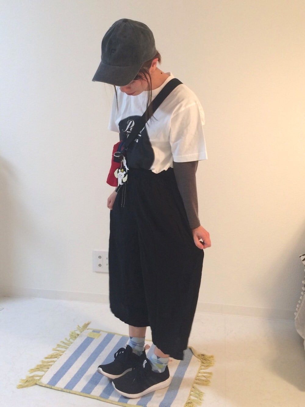 「フェススタイル、JAPANJAM、リラコ、ユニクロ、UT、フェスコーデ、プチプラコーデ」｜「UNIQLOのThe BrandsグラフィックT（パール・半袖）（Tシャツ/カットソー、ホワイト系）」を使った、pinさん（レディース・146cm）の春コーディネートの1枚目の写真
