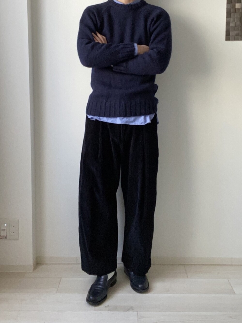 「冬コーデ、ootd、ネイビー、Scye、STUDIONICHOLSON、J.M.WESTON、ワイドパンツ、年末WEAR感謝祭」｜「wooloversのアイテム（ニット/セーター、ブルー系）」を使った、_rkuu__さん（メンズ・178cm）の冬コーディネートの1枚目の写真