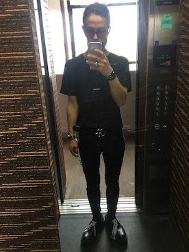 「Yves Saint Laurent（イヴサンローラン）のアイテム（Tシャツ/カットソー）」を使った、のもけんさん（メンズ・177cm）の秋コーディネート