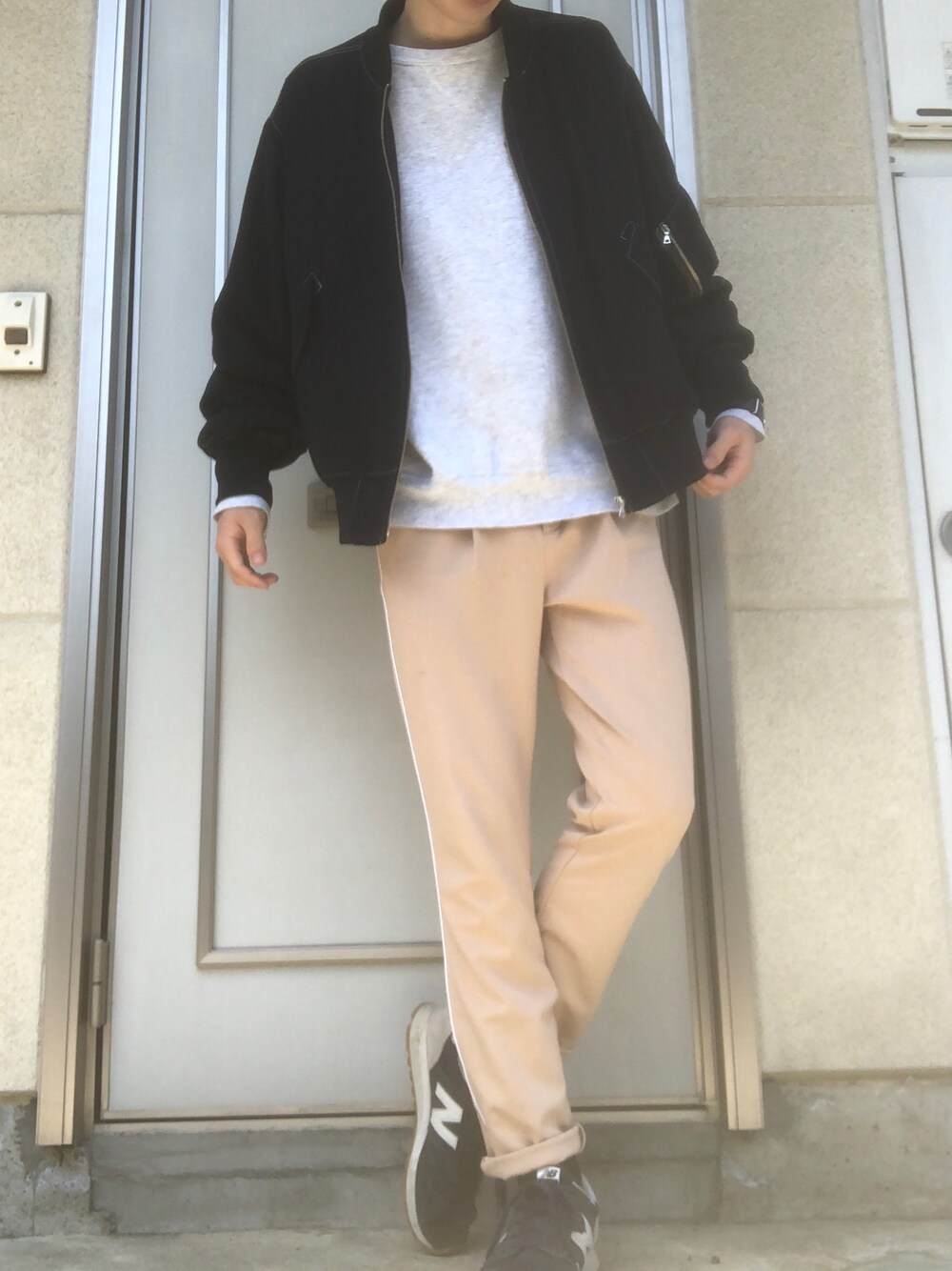 「明るめカラー、シンプルコーデ、春、休日スタイル、ラフ、Champion、カジュアル、New Balance、アウトドアスタイル」｜「NEW BALANCEのNew Balance U520 スニーカー U520AF ユニセックス（スニーカー、グレー系）」を使った、とっきーさん（メンズ・170cm）の春コーディネートの1枚目の写真
