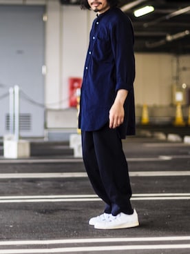 「COMOLI（コモリ）のアイテム（パンツ）」を使った、YOSHIWOさん（メンズ・171cm）の春コーディネート