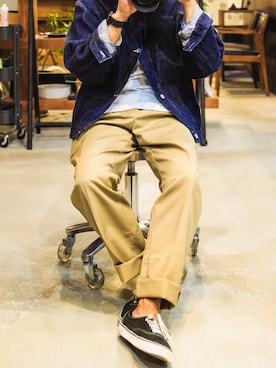 「COMOLI（コモリ）のアイテム（ジャケット/アウター）」を使った、YOSHIWOさん（メンズ・171cm）の秋コーディネート