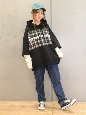 「RNA（アールエヌエー）のE4593 ローズ刺繍キャンバスCAP（キャップ）」を使った、ミッツ☆さん（レディース・155cm）の冬コーディネート