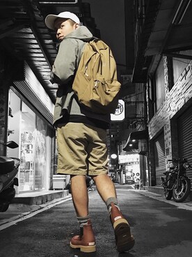 「アイテム（レインシューズ、ブラウン系）」を使った、AHAO | Hankさん（メンズ・170cm）の秋コーディネート