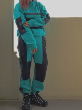 「X-girl（エックスガール）のSWEAT × NYLON HOODIE（パーカー、グリーン系）」を使った、saki ‪✂︎‬ 🦋✿*:･ﾟさん（レディース・162cm）の冬コーディネート