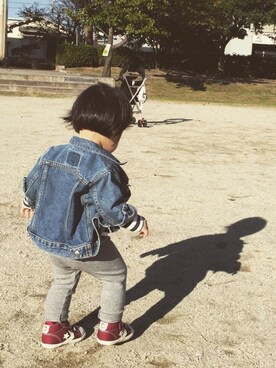 「子供服」｜「アイテム（デニムジャケット）」を使った、shumajiroさん（キッズ・80cm）の冬コーディネート