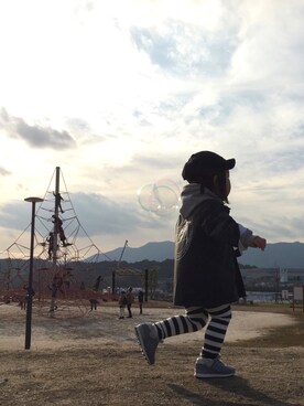 「STUSSY（ステューシー）のアイテム（ブルゾン）」を使った、shumajiroさん（キッズ・90cm）の冬コーディネート
