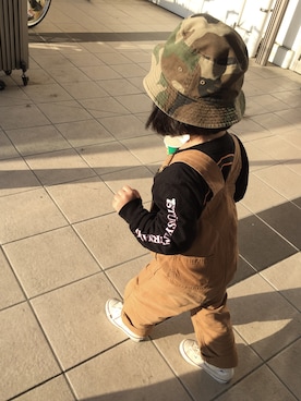 「Carhartt（カーハート）のアイテム（オールインワン・サロペット）」を使った、shumajiroさん（キッズ・100cm）の春コーディネート