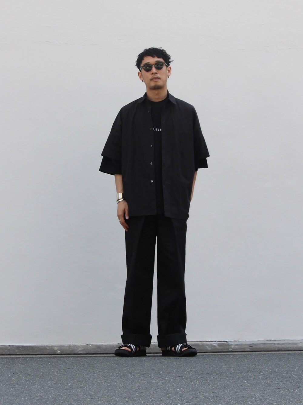 「markaの【markaware/marka】WIDE SHIRT S/S / M20B-05SH01B（シャツ/ブラウス、ブラック系）」を使った、うっちゃんさん（メンズ・178cm）の春コーディネートの1枚目の写真