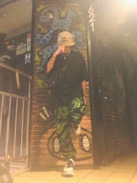 「RIPNDIP（リップンディップ）のアイテム（パンツ）」を使った、ぐっさんさん（メンズ・177cm）の夏コーディネート