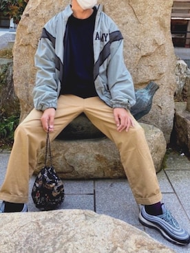 「巾着バッグ」｜「アイテム（ナイロンジャケット）」を使った、51さん（メンズ・173cm）の秋コーディネート