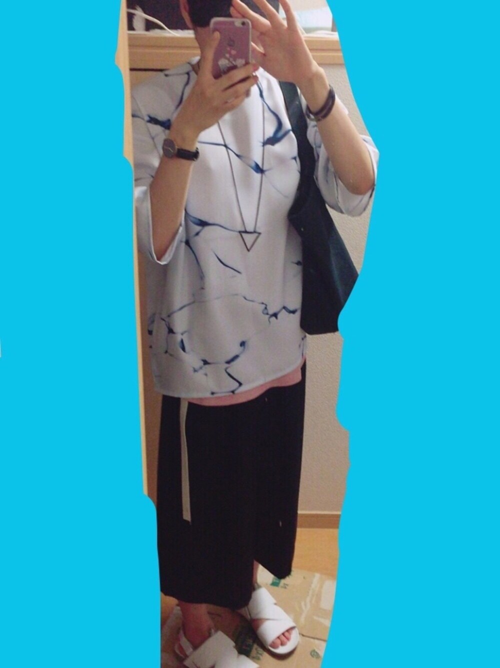 「HAREのSURFACEガラプルオーバー(HARE)（Tシャツ/カットソー、ホワイト系）」を使った、ともひろさん（メンズ・172cm）の夏コーディネートの1枚目の写真