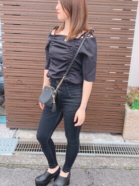 「EMODA（エモダ）の【ELDER】NUDEハイウエストデニム（デニムパンツ、ブラック系）」を使った、けいさん（レディース・164cm）の春コーディネート