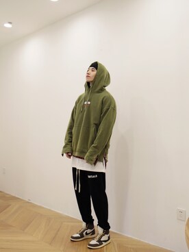 「通勤穿搭」｜「アイテム（パーカー）」を使った、哈林哥。さん（メンズ・180cm）の夏コーディネート
