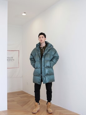 「通勤穿搭」｜「アイテム（ダウンジャケット/コート）」を使った、哈林哥。さん（メンズ・180cm）の冬コーディネート