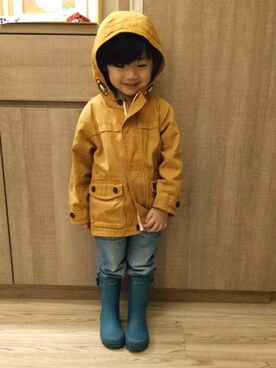 「AIGLE（エーグル）のアイテム（レインシューズ）」を使った、Kay Linさん（キッズ・100cm）の春コーディネート