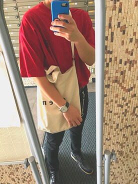 「TOMMY（トミー）のアイテム（アナログ腕時計）」を使った、ミルクティ。さん（メンズ・173cm）の夏コーディネート