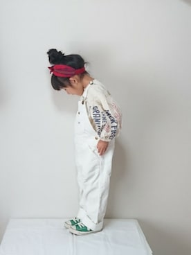 「刺繍」｜「アイテム（サロペット/オーバーオール）」を使った、hinacoccoさん（キッズ・100cm）の春コーディネート