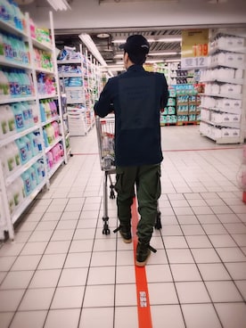 「NIKE Air Flightのアイテム」を使った、Chang BigGreenさん（メンズ・170cm）の秋コーディネート