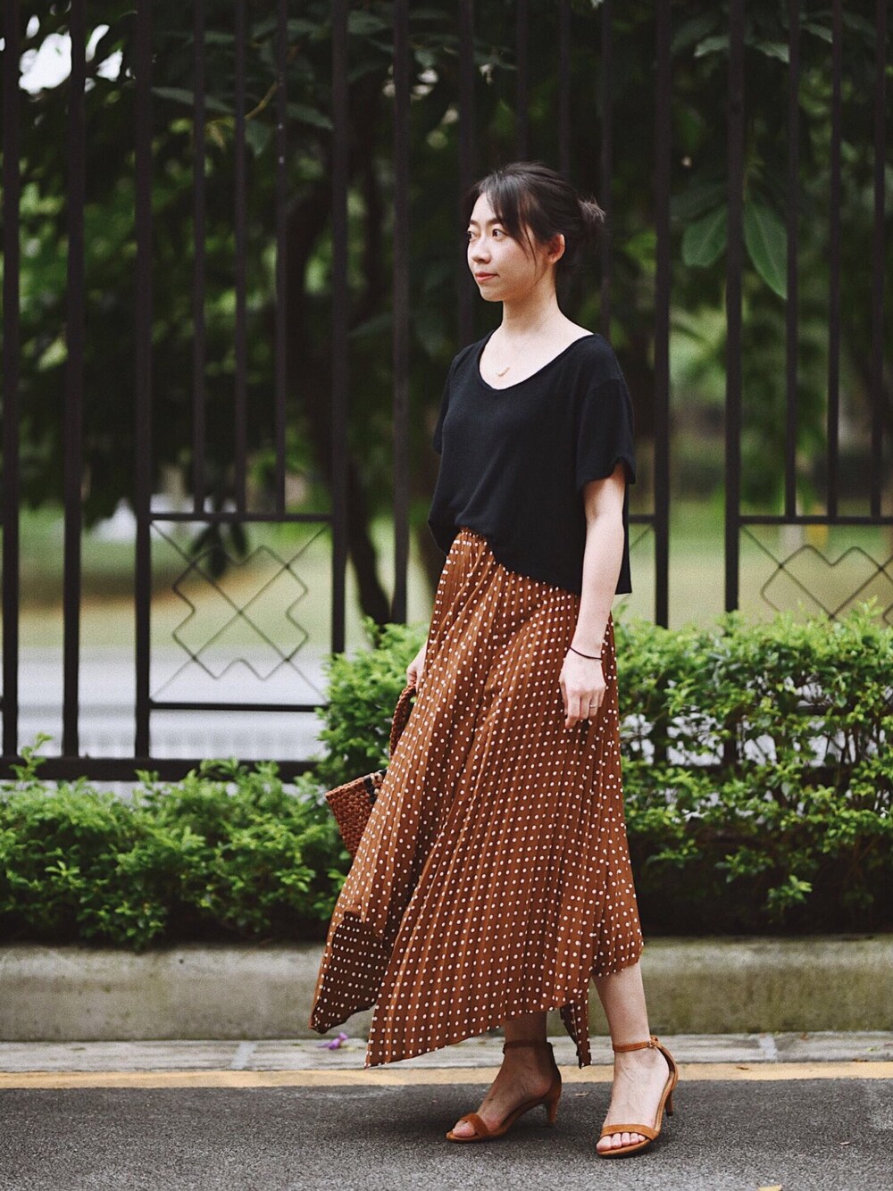 「ZARAのアイテム（スカート、ブラウン系）」を使った、adaさん（レディース・157cm）の夏コーディネートの1枚目の写真