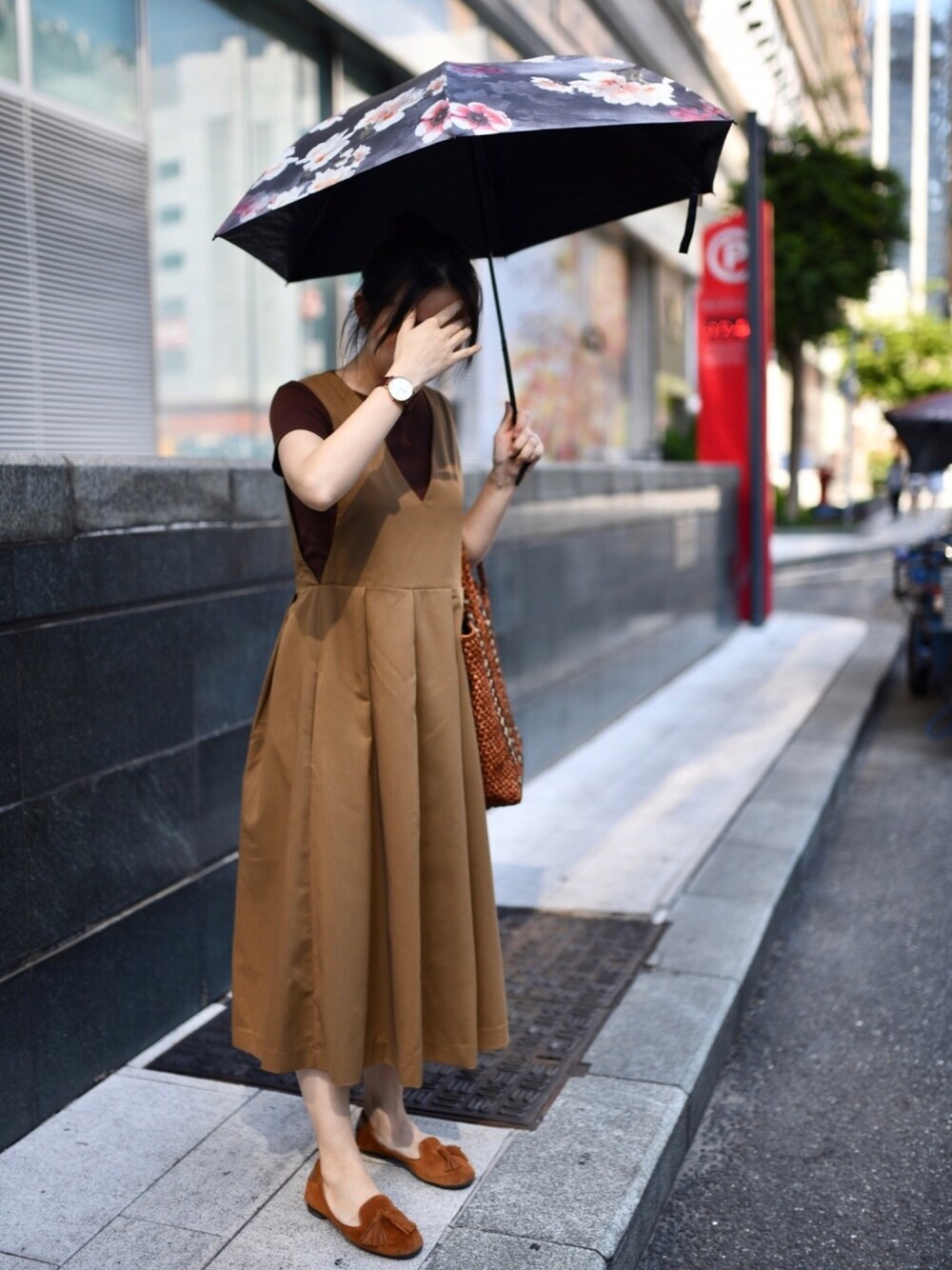 「Daniel WellingtonのDaniel Wellington / ダニエルウェリントン CLASSIC ST ANDREWS(ST MAWES)（アナログ腕時計、ブラウン系）」を使った、adaさん（レディース・158cm）の秋コーディネートの1枚目の写真
