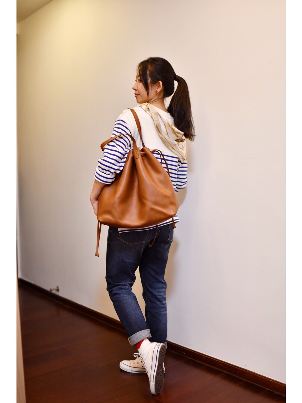 「CONVERSEのアイテム（シューズ、ホワイト系）」を使った、adaさん（レディース・158cm）の秋コーディネートの1枚目の写真