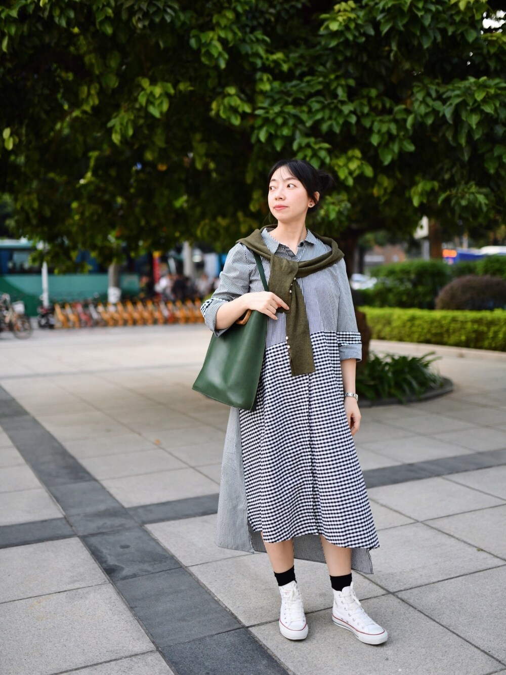 「CONVERSEのアイテム（シューズ、ホワイト系）」を使った、adaさん（レディース・158cm）の秋コーディネートの1枚目の写真
