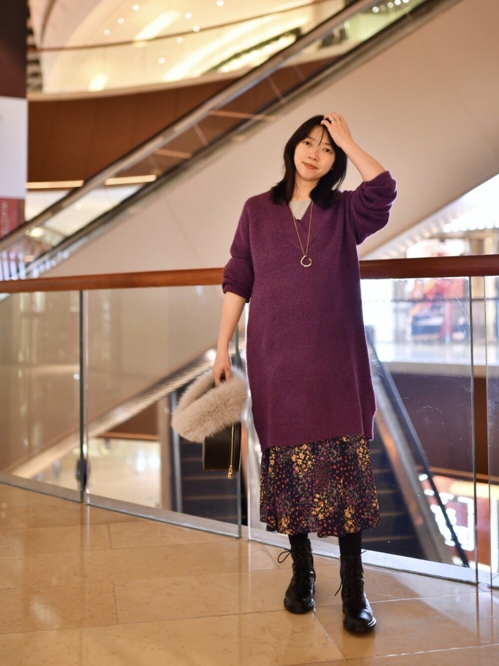 「OCEのアイテム（ニット/セーター、パープル系）」を使った、adaさん（レディース・158cm）の冬コーディネートの1枚目の写真