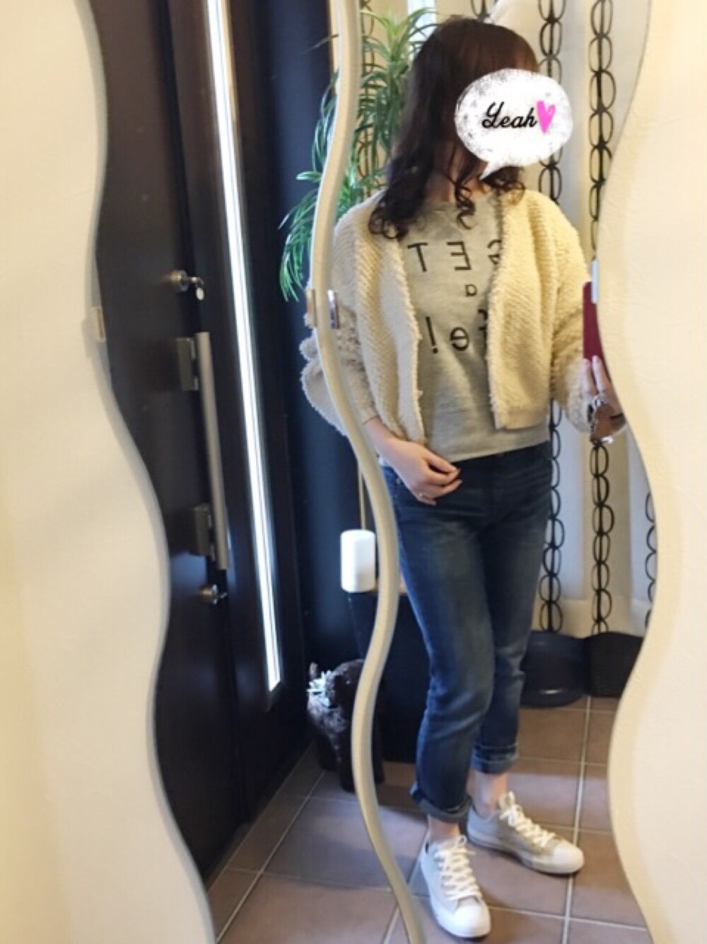 「オトナカジュアル、プチプラ、ショート丈トップス、デニム、スニーカー、春」｜「WEGOのWEGO/ミニループショートカーディガン（カーディガン/ボレロ、ベージュ系）」を使った、コリコさん（レディース・157cm）の春コーディネートの1枚目の写真