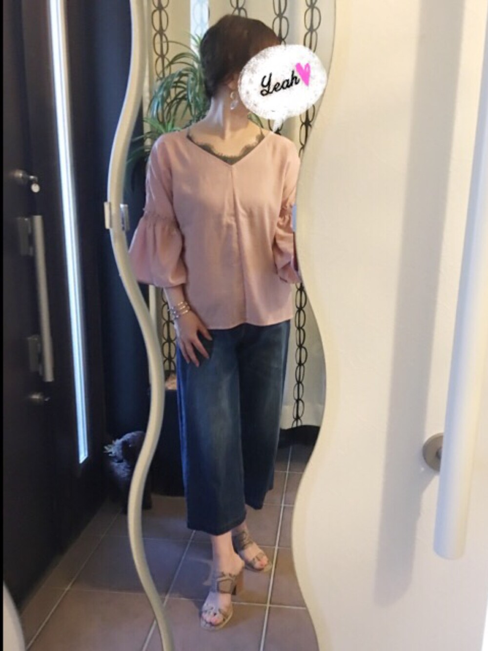 「オトナカジュアル、GU、ダスティパステル、モリ袖、ワイドパンツ、レースキャミソール、パイソン柄、シルバーアクセサリー」｜「GUのアイテム（ピアス（両耳用）、シルバー系）」を使った、コリコさん（レディース・157cm）の春コーディネートの1枚目の写真