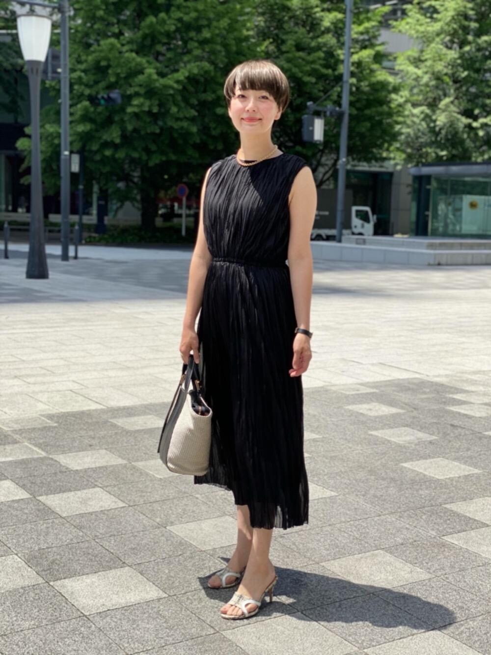 「GIANNI CHIARINIの＜GIANNI CHIARINI(ジャンニ キアリーニ) ＞DILETTA バッグ★（ハンドバッグ、ベージュ系）」を使った、001673tkさん（レディース・165cm）の春コーディネートの1枚目の写真