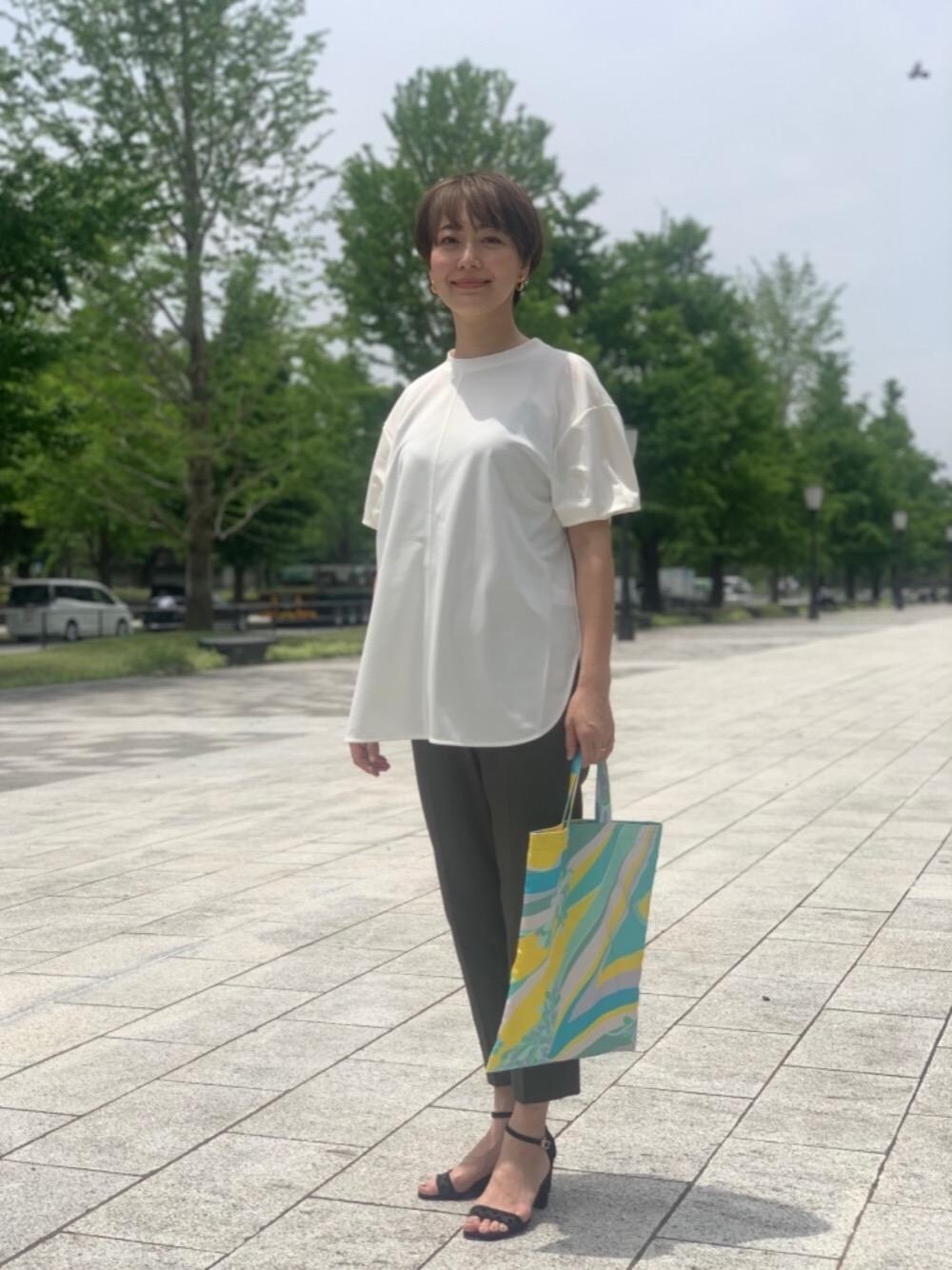 「UNITED ARROWSのUWSC フープ スプリング イヤリング GLD（イヤリング、ゴールド系）」を使った、001673tkさん（レディース・165cm）の春コーディネートの1枚目の写真