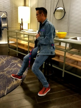 「デニムから始まったライフスタイルブランド」｜「アイテム（ジャケット/アウター）」を使った、DIESEL BoY さん（メンズ・174cm）の春コーディネート