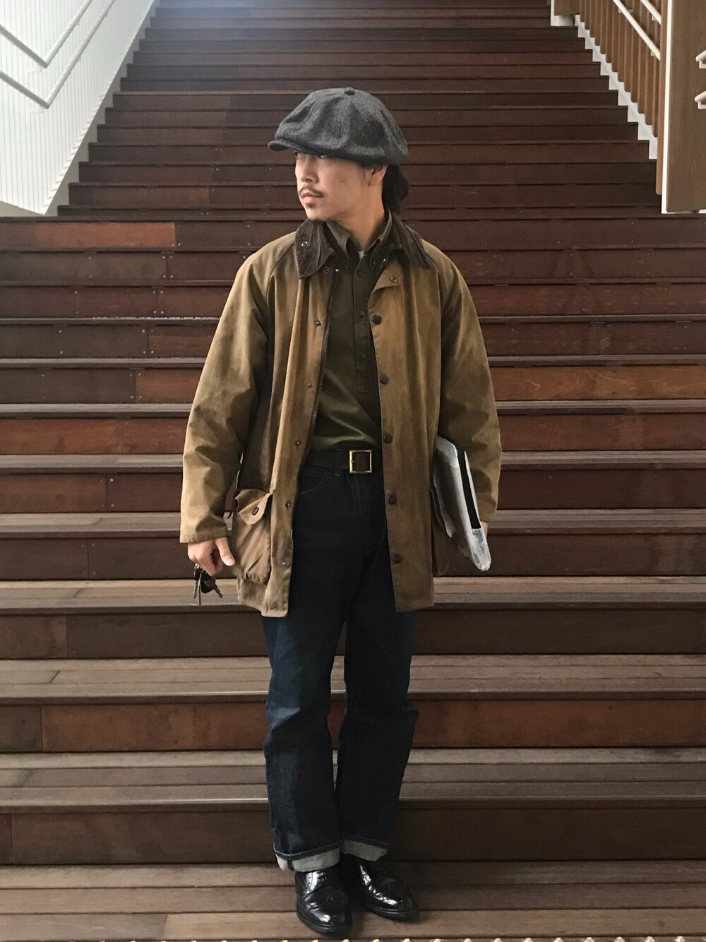 「休日スタイル、大人カジュアル、キャスケット、バブアー、ヴィンテージ、カーキ」｜「BEAMSのアイテム（ハンチング/ベレー帽、グレー系）」を使った、GONSIさん（メンズ・165cm）の秋コーディネートの1枚目の写真