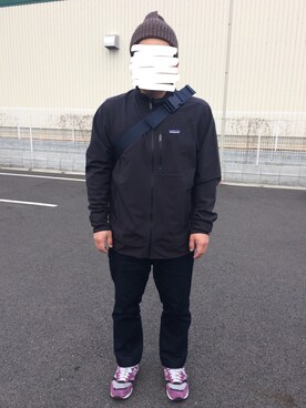 「アイテム（ボディバッグ/ウエストポーチ、ブルー系）」を使った、RU1さん（メンズ・167cm）の冬コーディネート