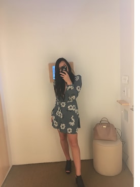 「The Reformation（ザ リフォメーション）のアイテム」を使った、Josie Tiffanyさん（レディース・165cm）の秋コーディネート