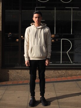 「PULL&BEAR（プルアンドベア）のアイテム（スラックス）」を使った、Louischeukさん（メンズ・175cm）の冬コーディネート