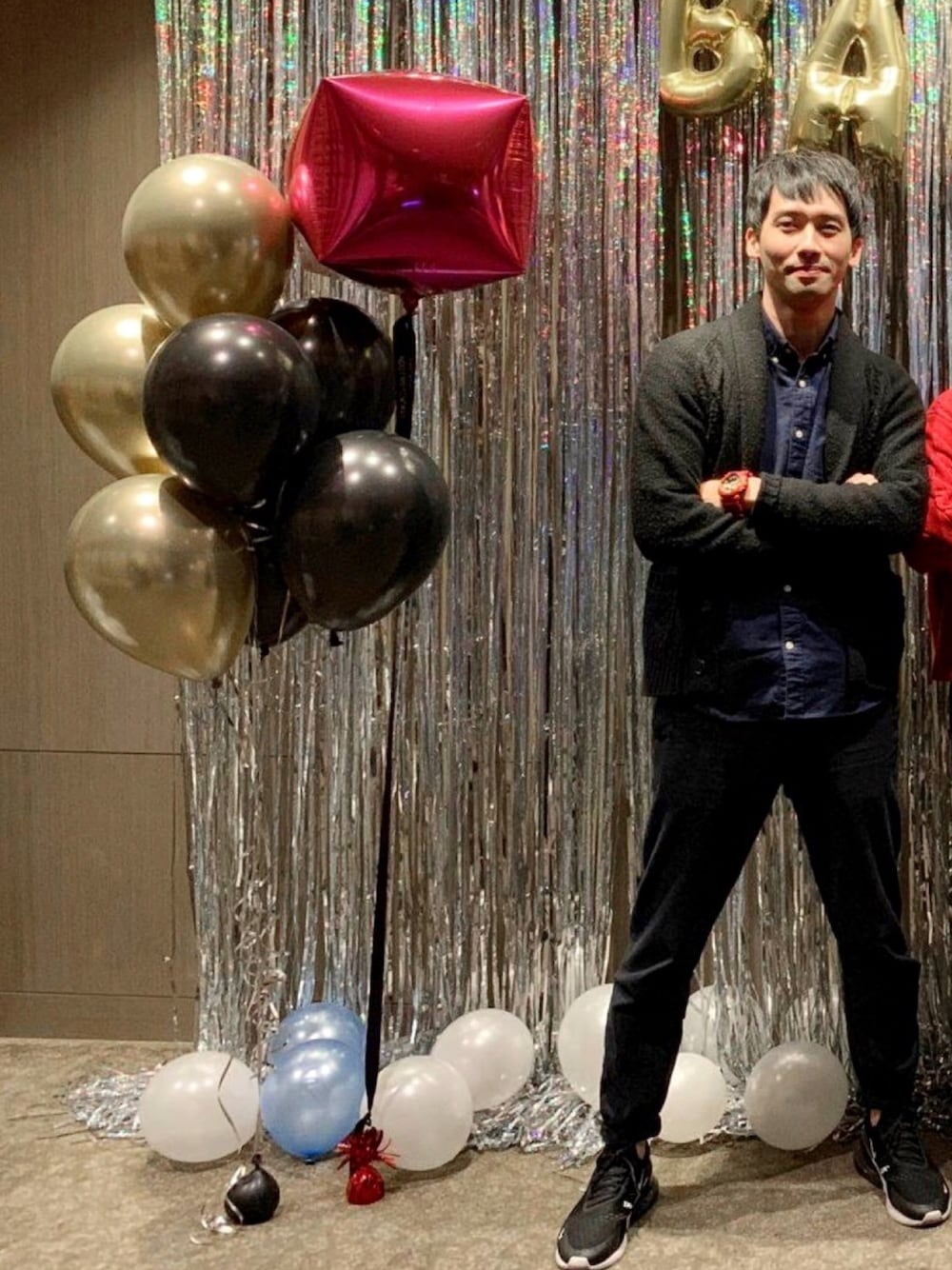 「UNIQLOのアイテム（ジャケット/アウター、ブラック系）」を使った、NIさん（メンズ・178cm）の春コーディネートの1枚目の写真